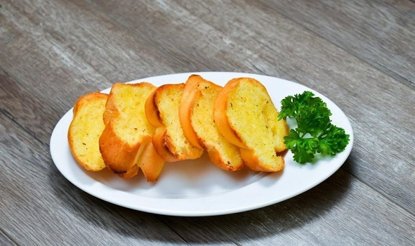 Cách làm bánh mì bơ đường không cần đến lò nướng