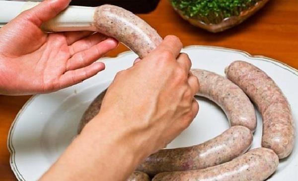 Cách làm xúc xích không bị bở công thức đơn giản