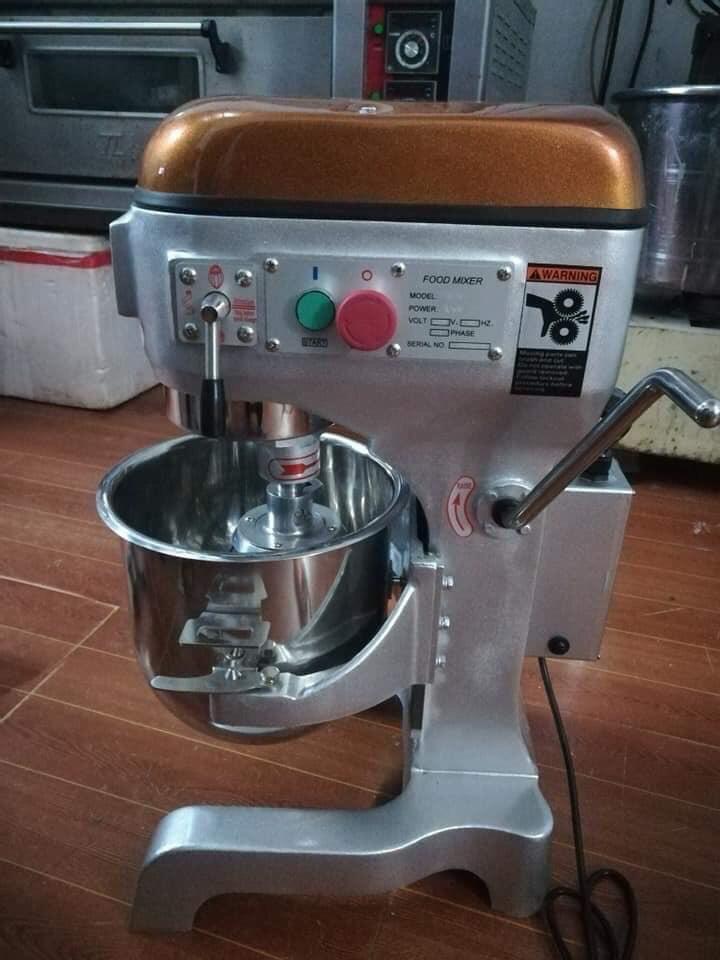 MÁY ĐÁNH TRỨNG 20L CUROA