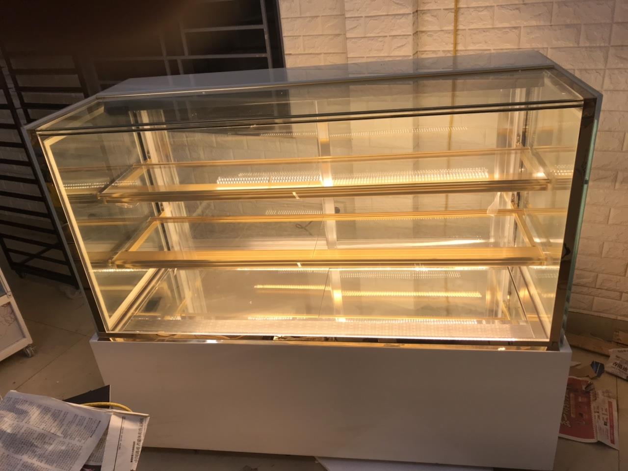 TỦ BÁNH KEM 1M2 3 TẦNG